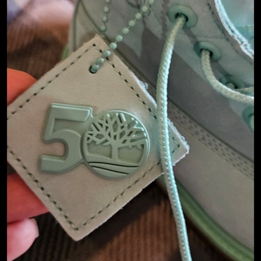 Girls Timberland Boots - Picture 2 of 7